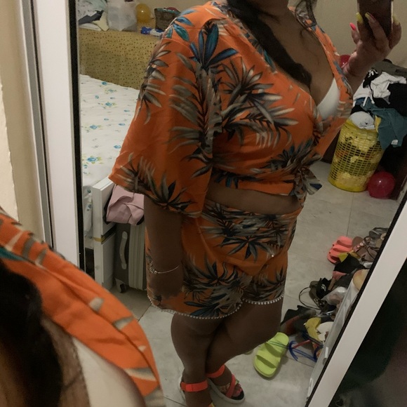 Two piece - Picture 3 of 4